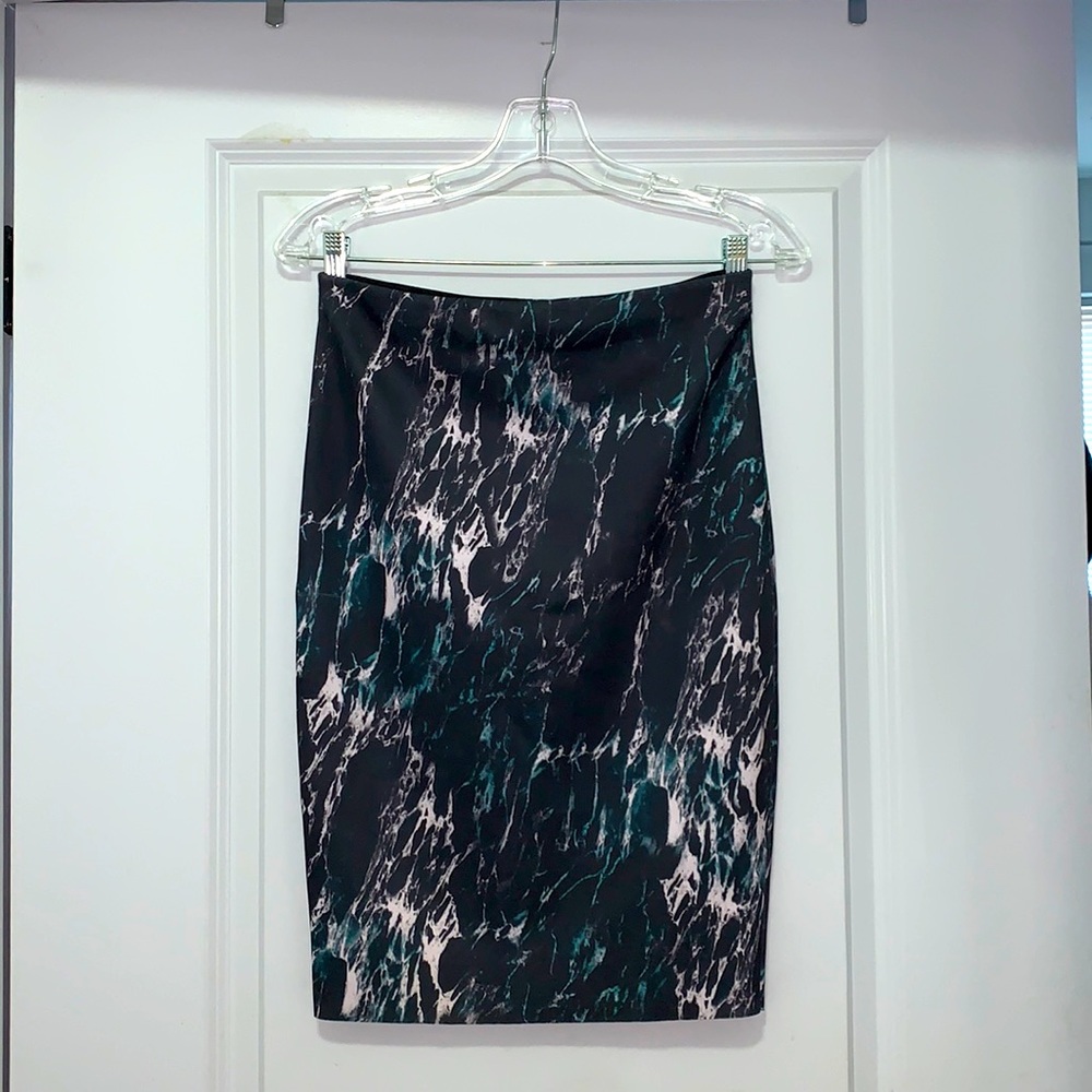 Zara Stretchy Pencil Skirt | Color: Black, Green, Grey and White | Size: M
